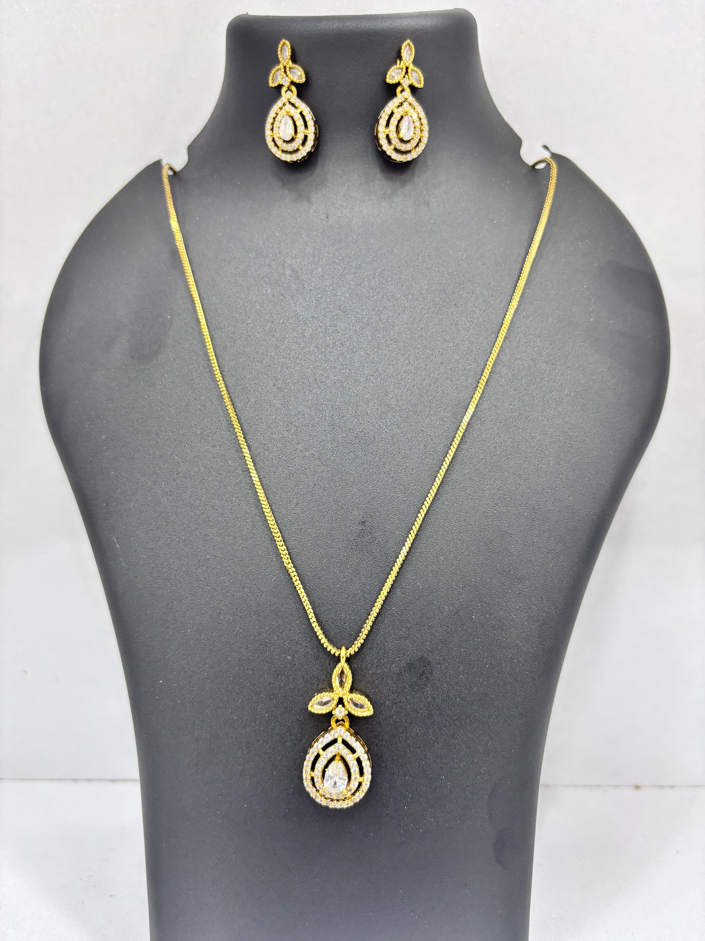 Pendant Chain White Stone MGF_0988